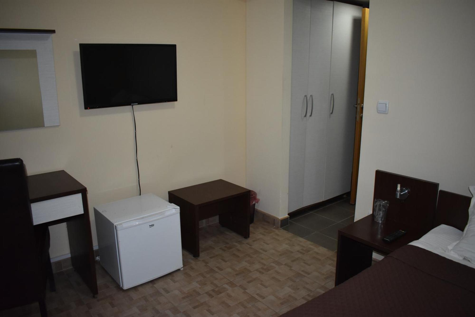 Garni Hotel Lion Jagodina Esterno foto