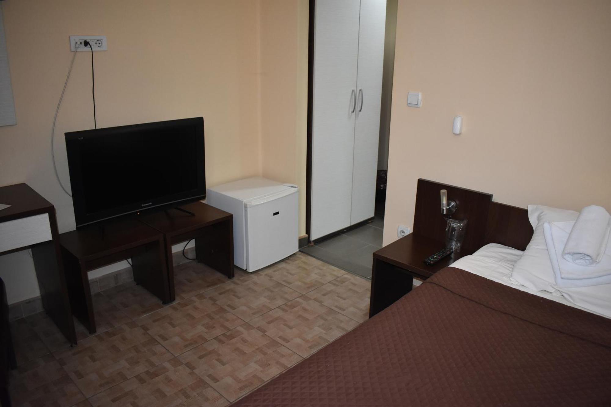 Garni Hotel Lion Jagodina Esterno foto