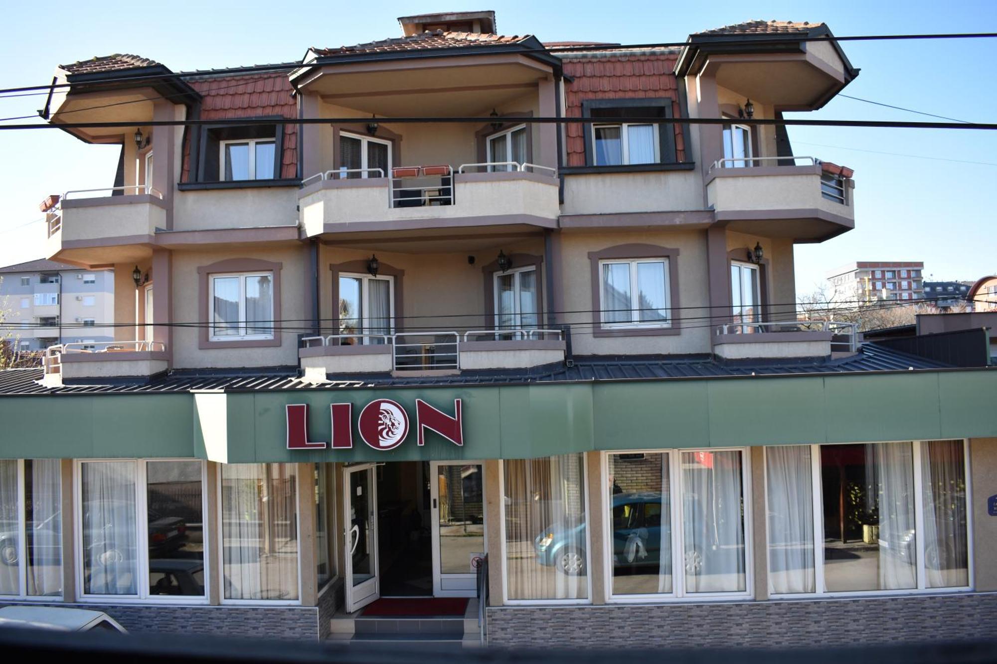 Garni Hotel Lion Jagodina Esterno foto