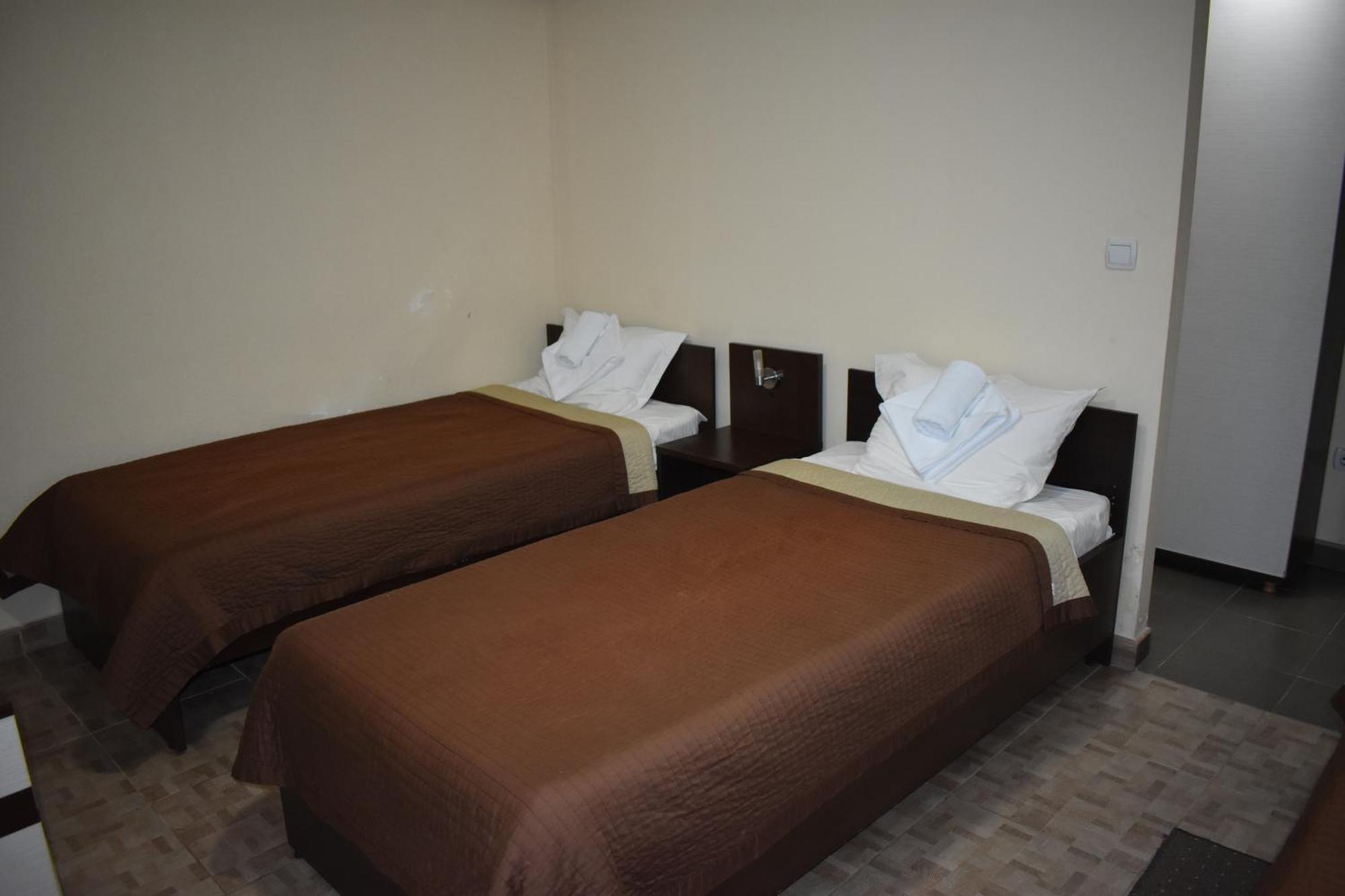 Garni Hotel Lion Jagodina Esterno foto