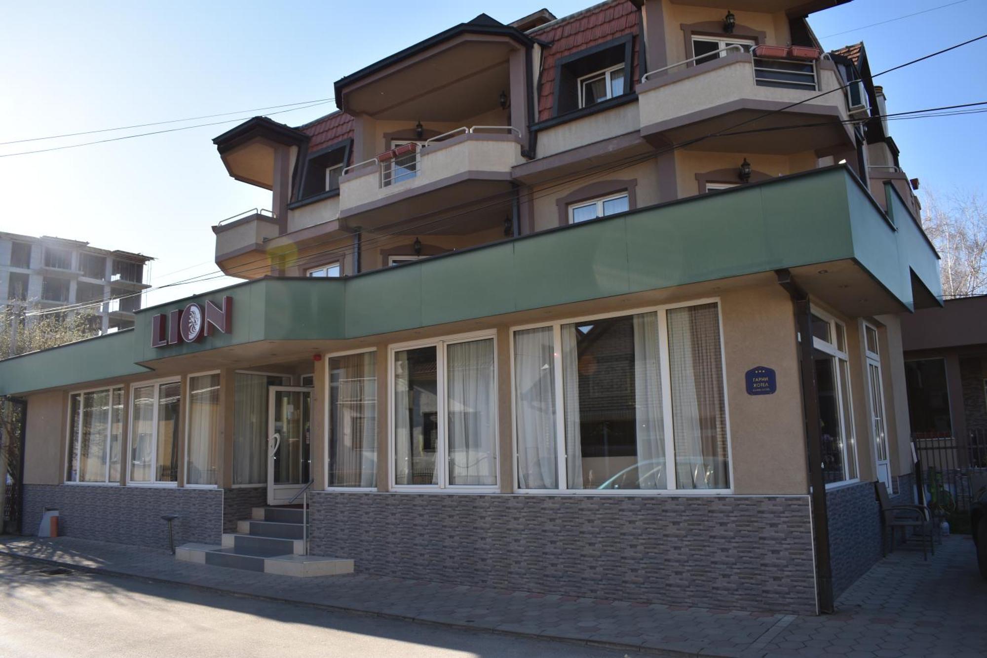 Garni Hotel Lion Jagodina Esterno foto