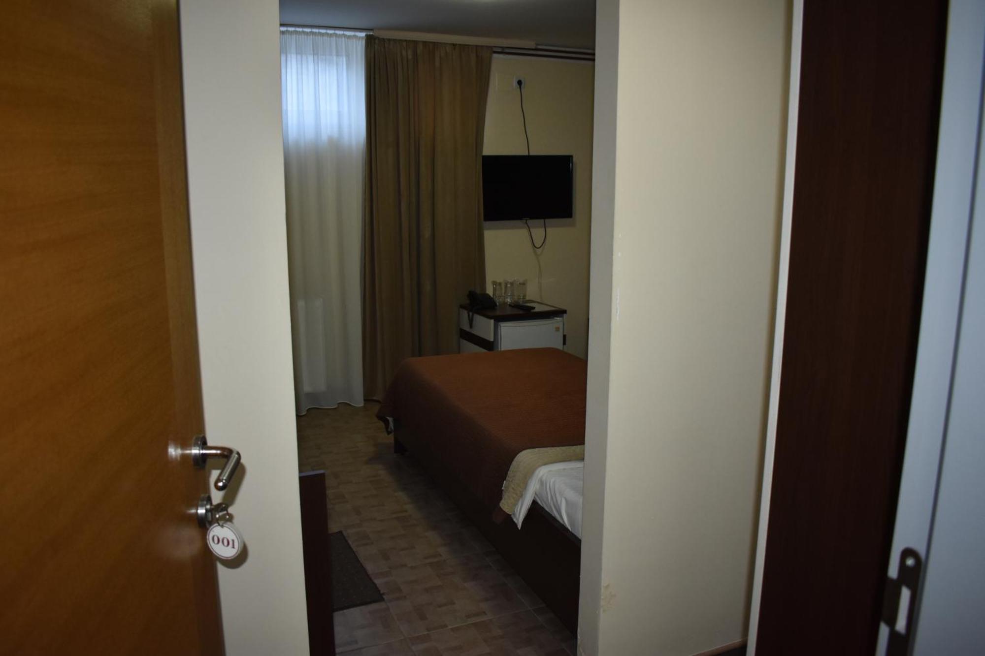 Garni Hotel Lion Jagodina Esterno foto