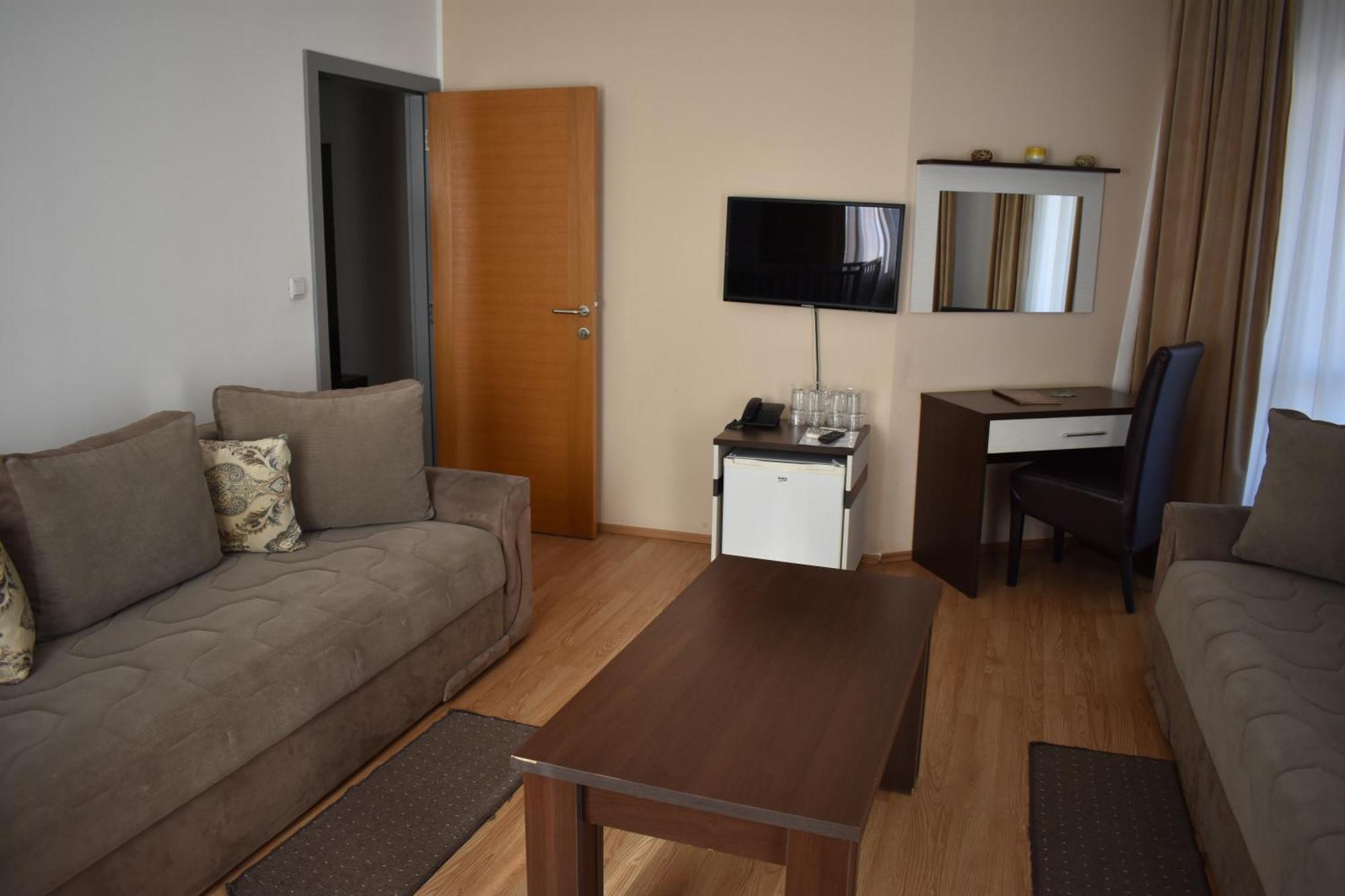 Garni Hotel Lion Jagodina Esterno foto