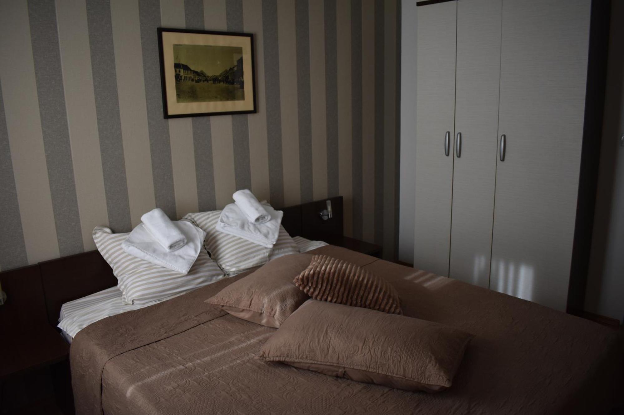 Garni Hotel Lion Jagodina Esterno foto