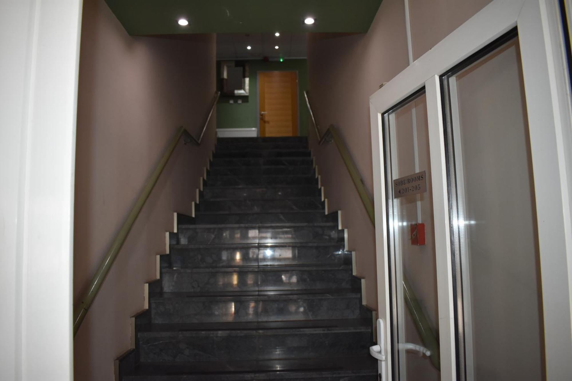 Garni Hotel Lion Jagodina Esterno foto
