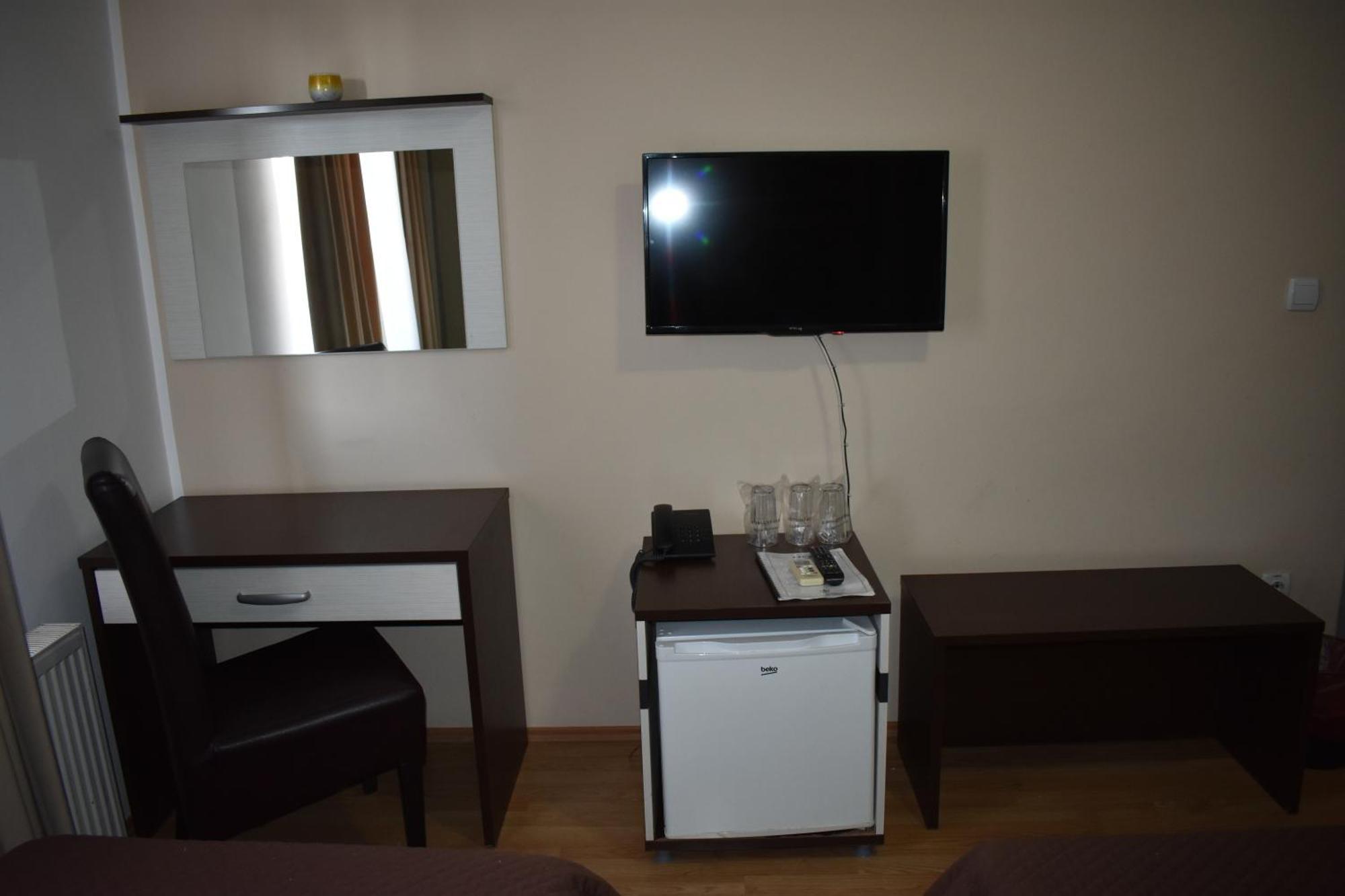 Garni Hotel Lion Jagodina Esterno foto