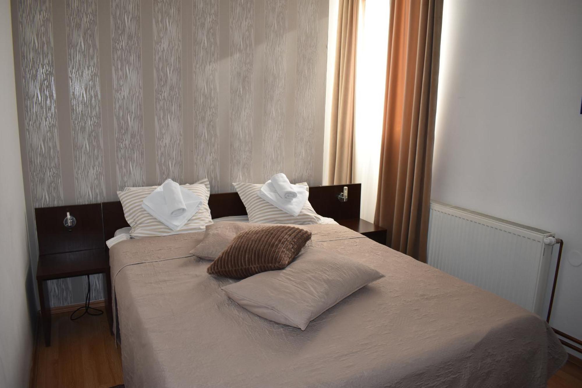 Garni Hotel Lion Jagodina Esterno foto